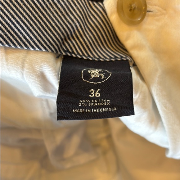 White Flat Front Men’s  Shorts for Casual Wear - Picture 8 of 9